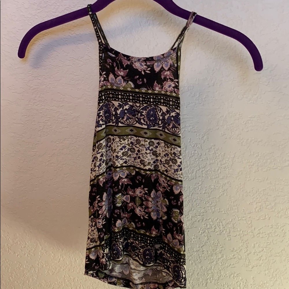 Crop-top floral tank top